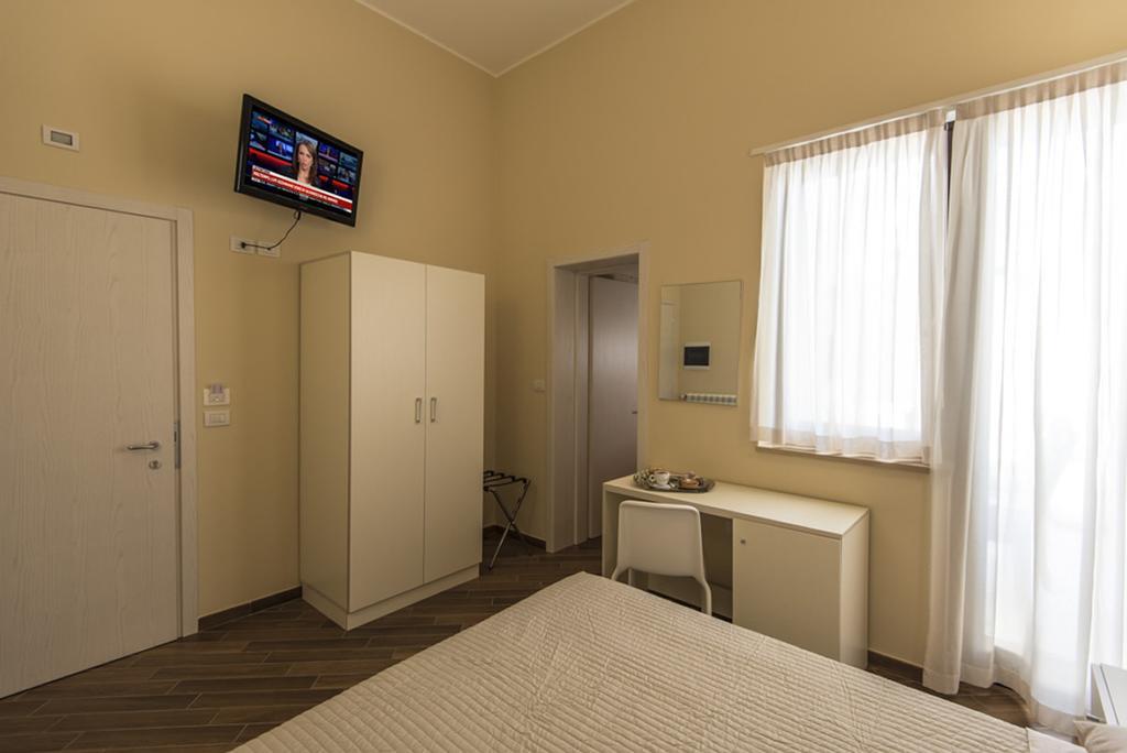 Hotel Golden House à Mesagne Chambre photo